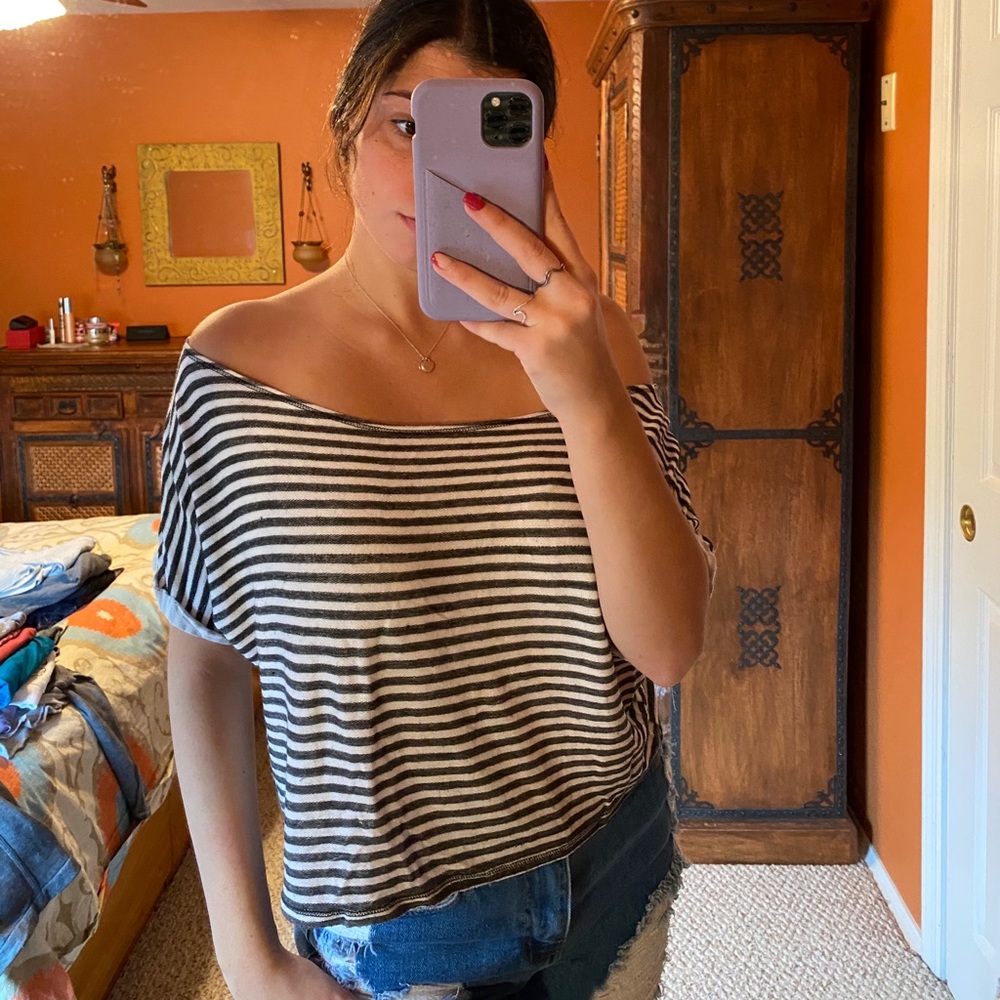 striped lose tee